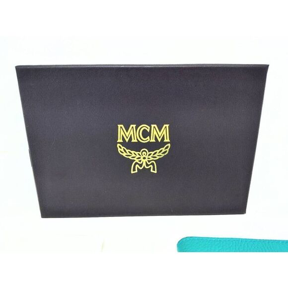 MCM LEATHER TWO COLOR PASSPORT WALLET WITH DUST COVER NEW IN BOX - Picture 8 of 12